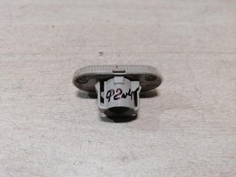 Logan ф2 №4 повторитель поворота в крыло