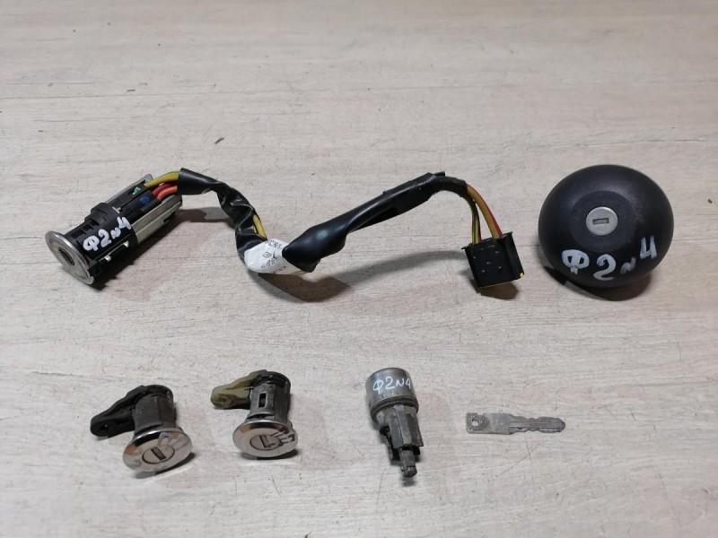 Logan ф2 №4 замок зажигания не к-кт