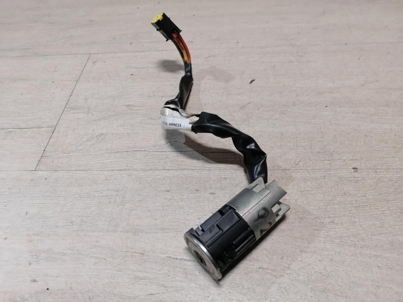 Logan ф2 №4 замок зажигания не к-кт