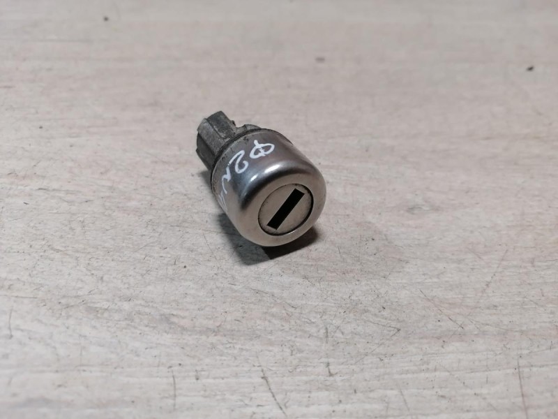 Logan ф2 №4 замок зажигания не к-кт