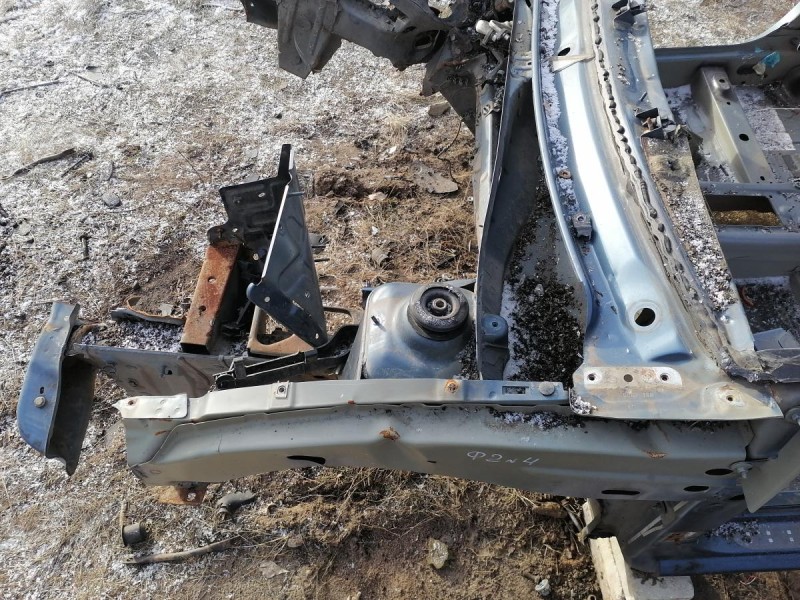 Logan ф2 №4 лонжерон левый деф