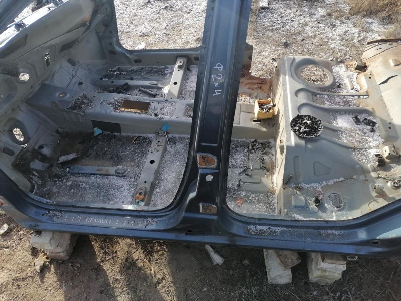 Logan ф2 №4 порог левый