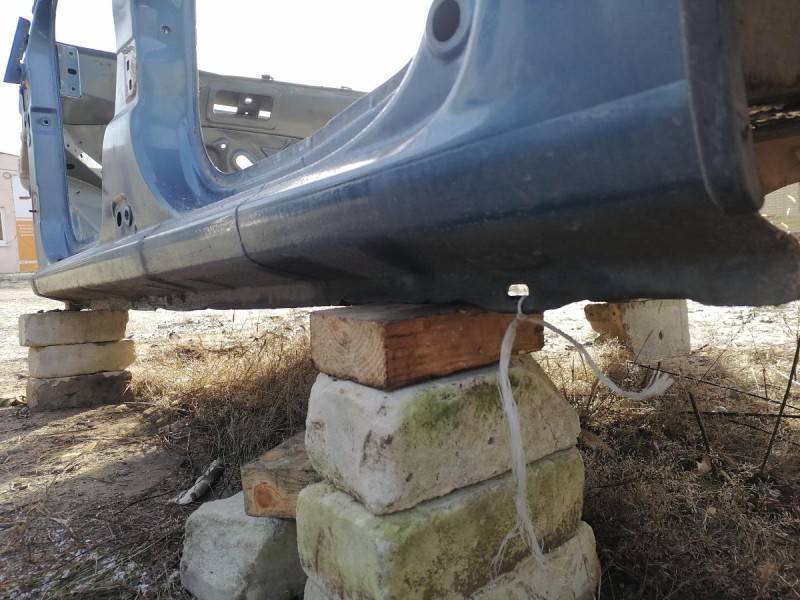 Logan ф2 №4 порог левый