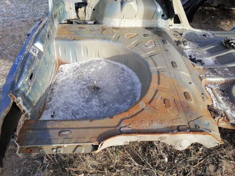 Logan ф2 №4 панель задняя ниша под запаску