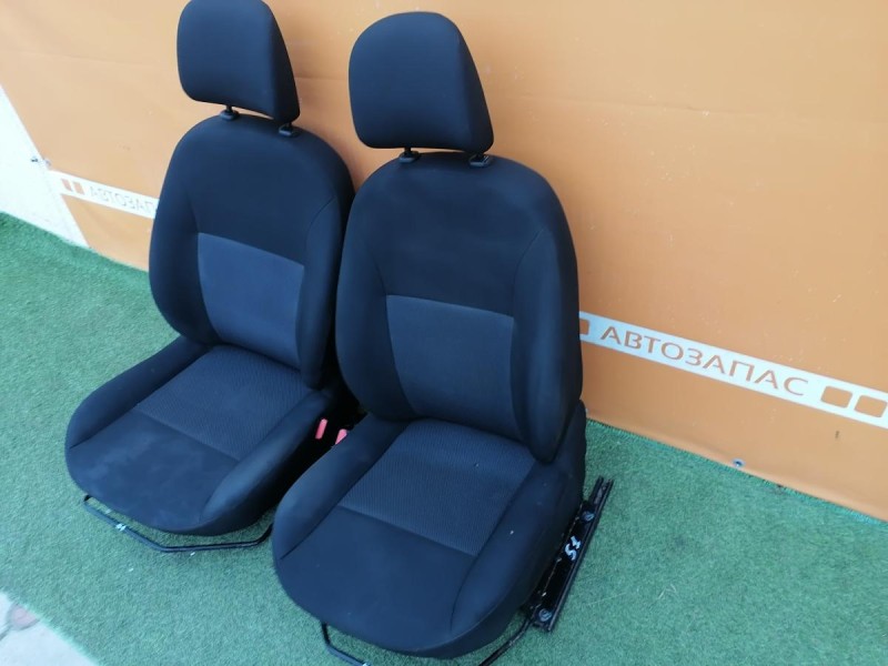 Logan №51 сиденье переднее к-кт деф