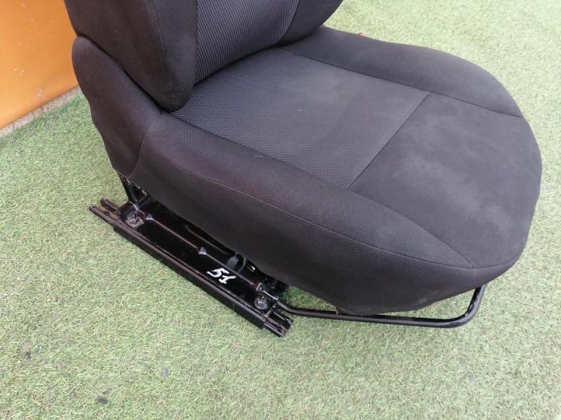 Logan №51 сиденье переднее к-кт деф