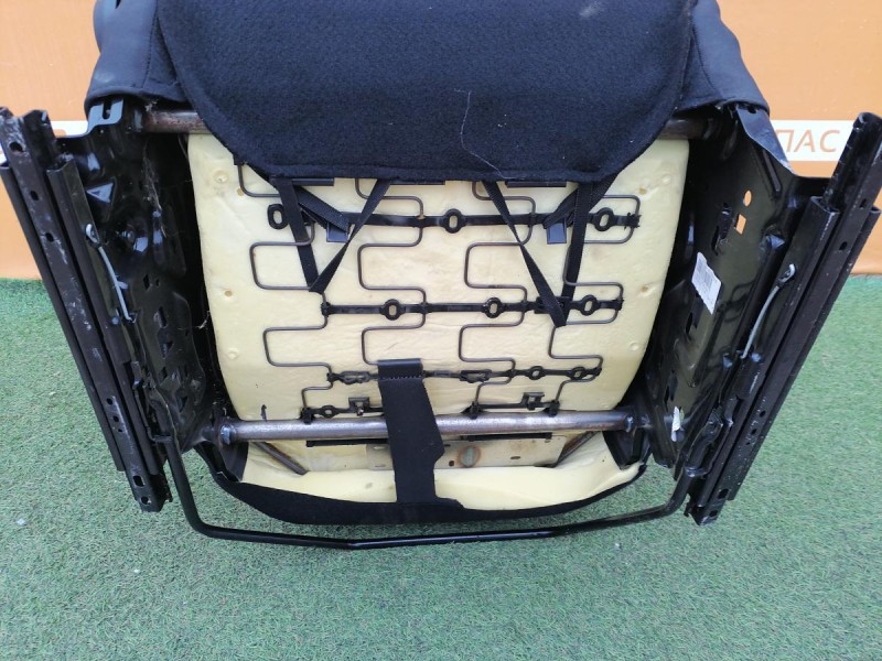 Logan №51 сиденье переднее к-кт деф