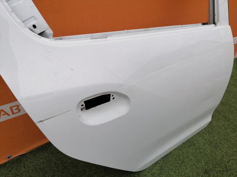 Logan №51 дверь задняя правая деф