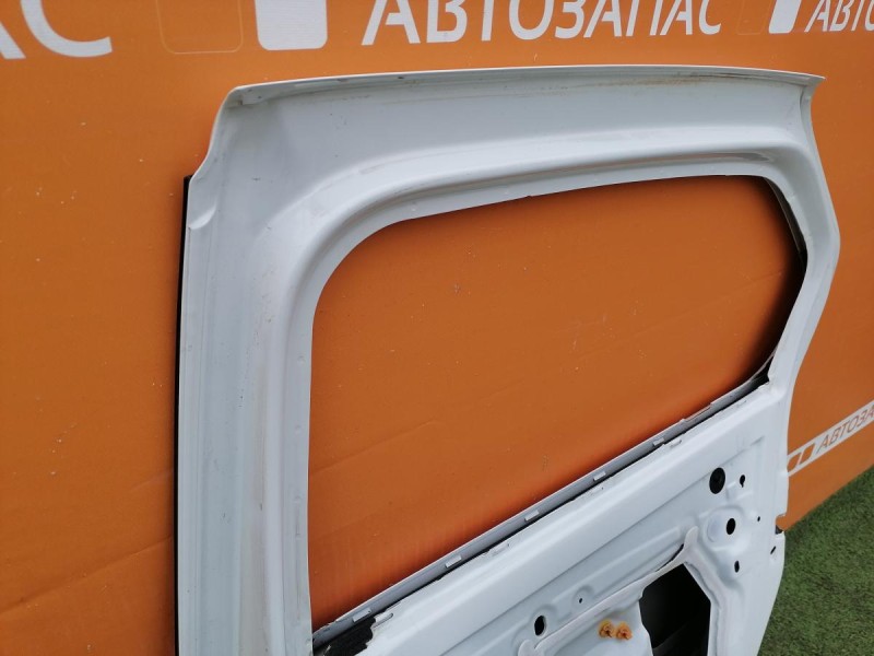 Logan №51 дверь задняя правая деф