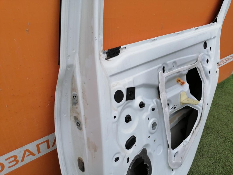 Logan №51 дверь задняя правая деф