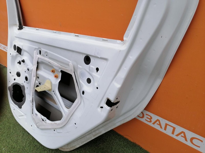 Logan №51 дверь задняя правая деф