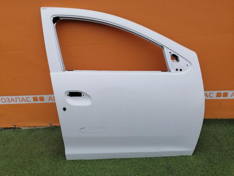 Logan №51 дверь передняя правая деф