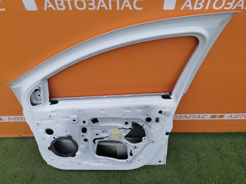 Logan №51 дверь передняя правая деф
