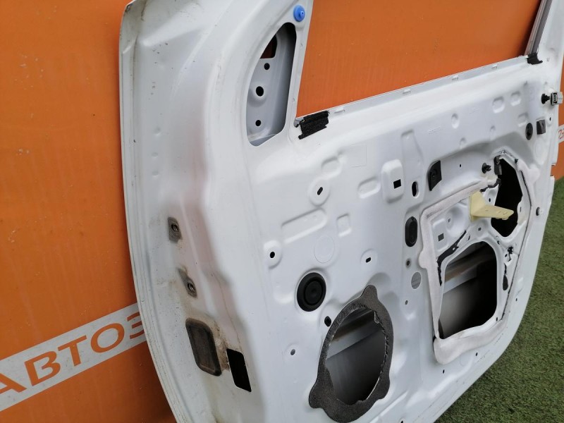 Logan №51 дверь передняя правая деф