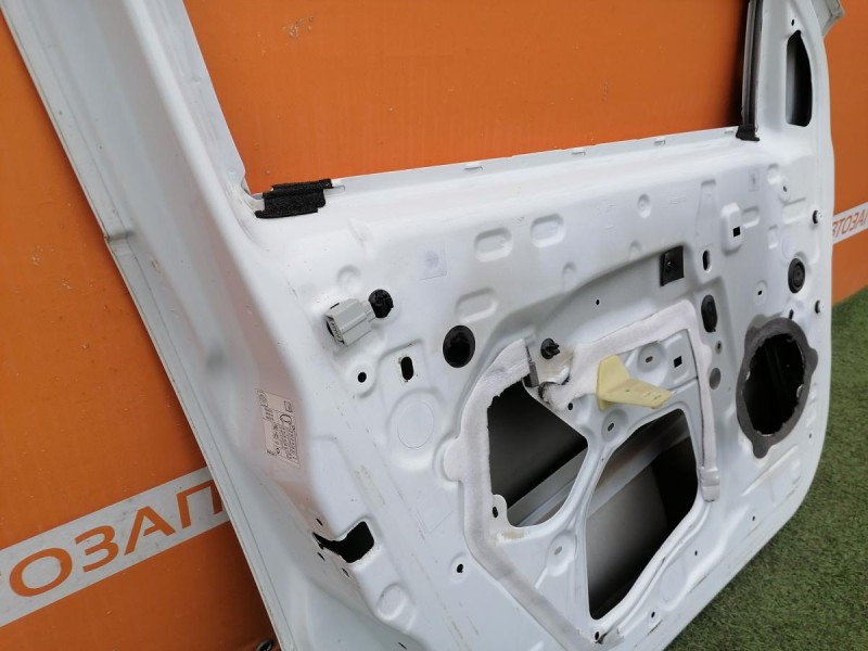 Logan №51 дверь передняя левая деф
