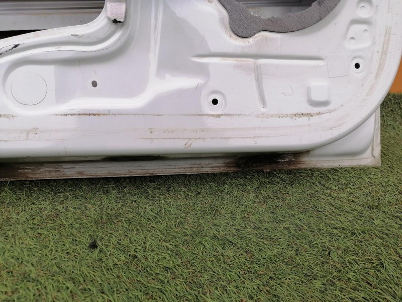 Logan №51 дверь передняя левая деф