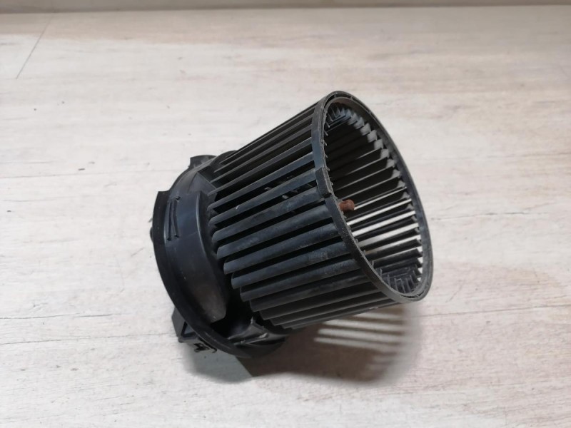 Logan №51 моторчик печки деф