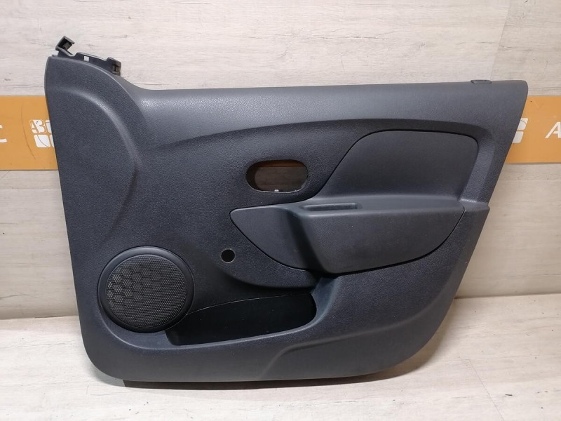 Logan 2 обшивка двери передняя правая мех