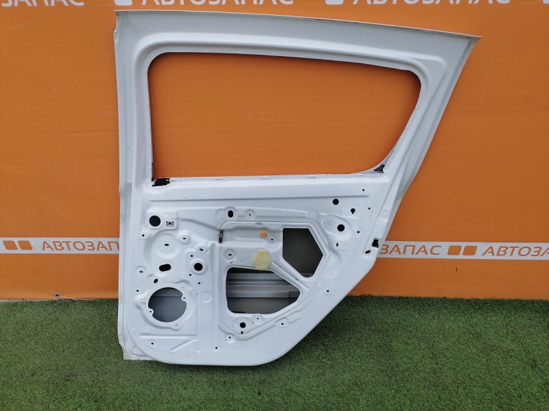 Sandero №16 дверь задняя правая деф