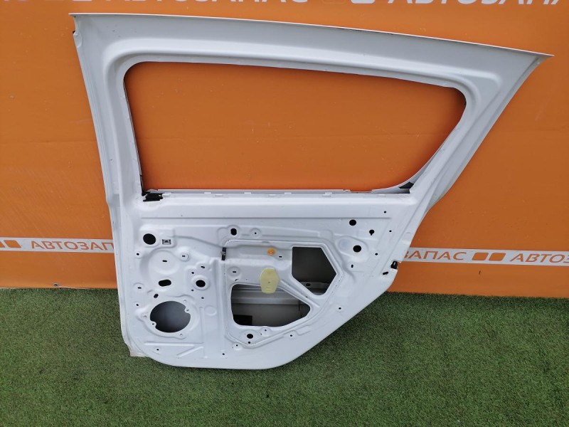 Sandero №16 дверь задняя правая деф