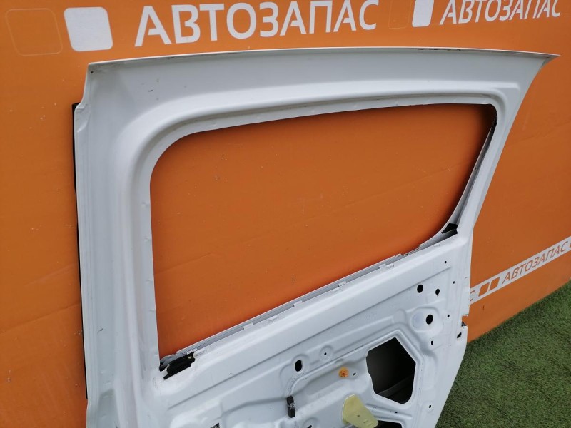 Sandero №16 дверь задняя правая деф