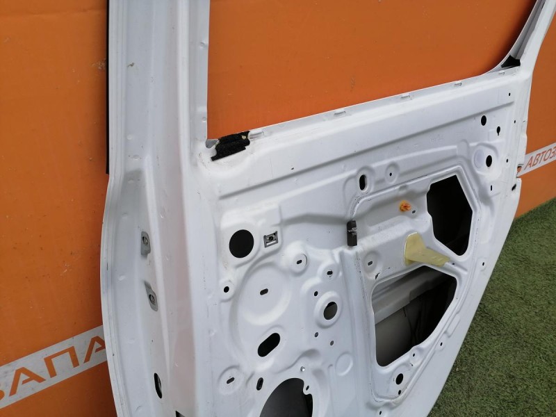 Sandero №16 дверь задняя правая деф