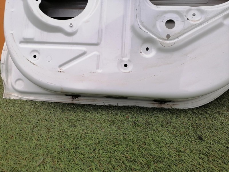 Sandero №16 дверь задняя правая деф