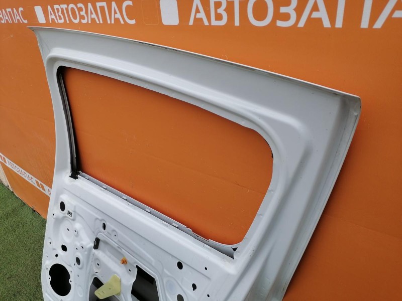 Sandero №16 дверь задняя правая деф