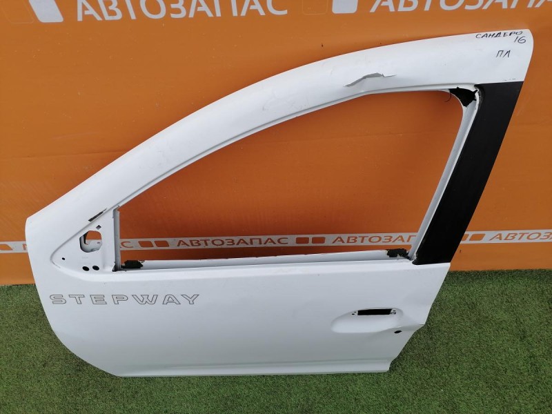 Sandero №16 дверь передняя левая деф