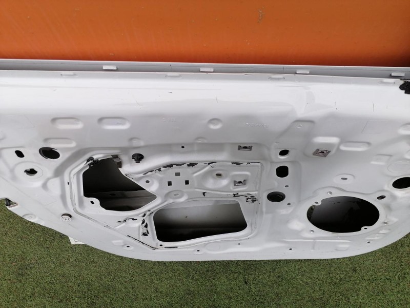 Sandero №16 дверь передняя левая деф