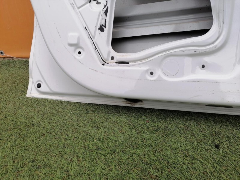 Sandero №16 дверь передняя левая деф