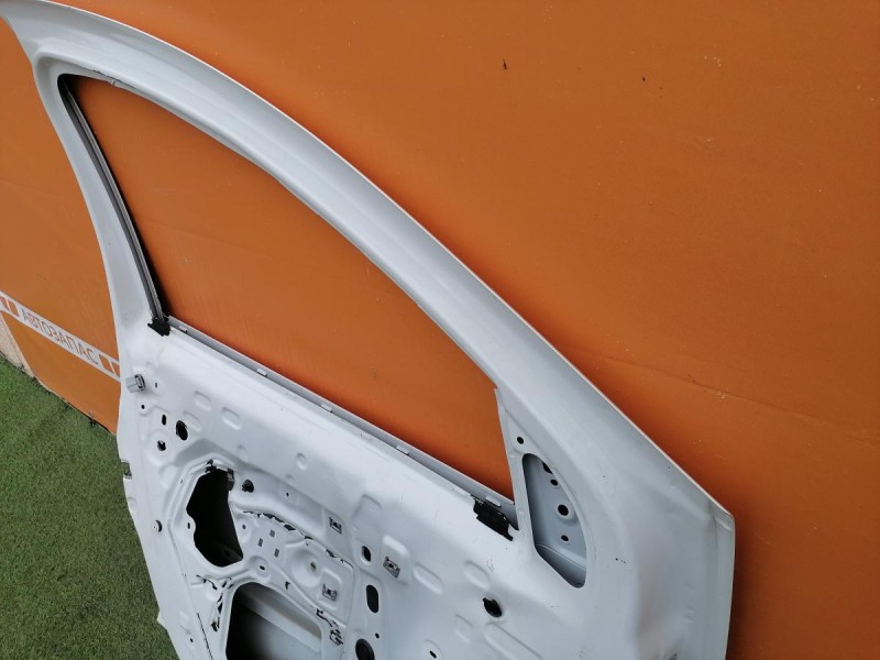 Sandero №16 дверь передняя левая деф