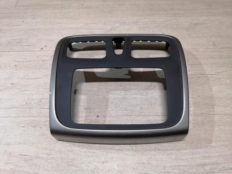 Sandero №16 рамка под магнитолу 2 ДИН деф