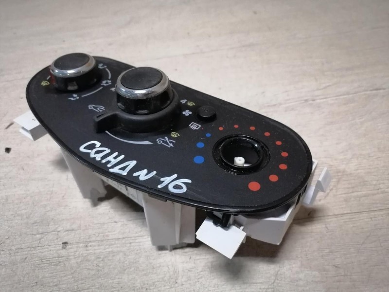 Sandero №16 блок управления кондиционером деф