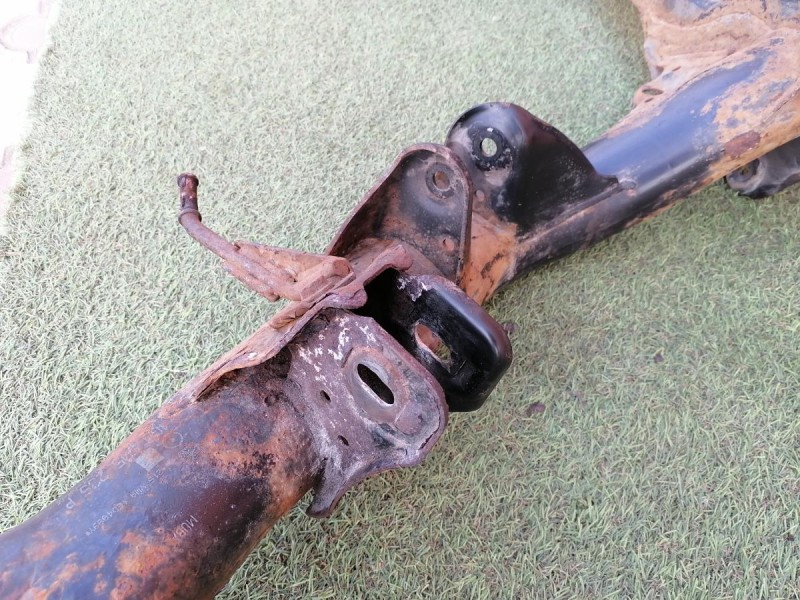 Audi A6 C7 подрамник задний