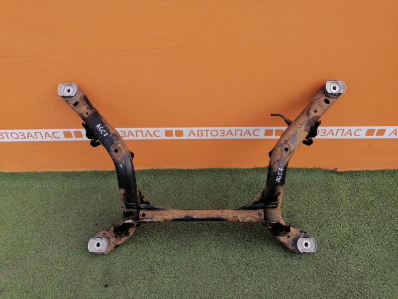 Audi A6 C7 подрамник задний