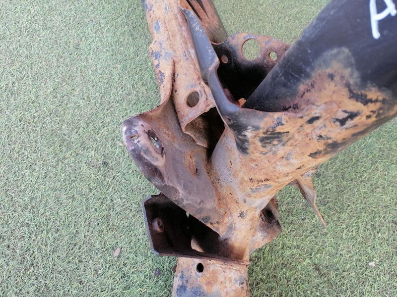 Audi A6 C7 подрамник задний