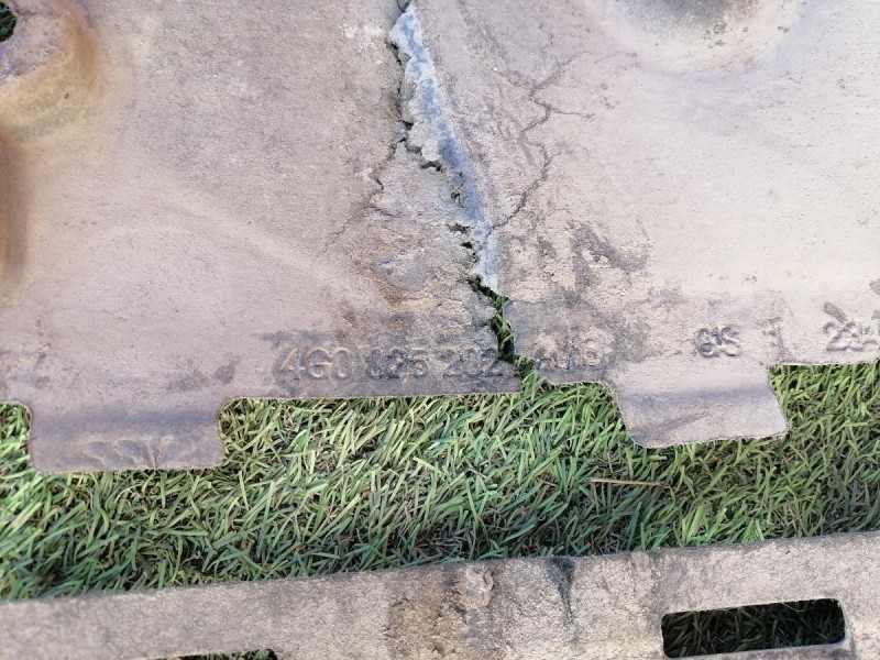 Audi A6 C7 защита днища антигравийная правая к-кт деф