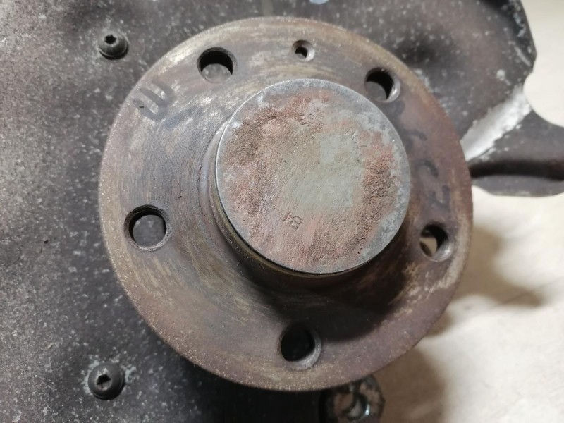 Audi A6 C7 кулак задний левый в сборе