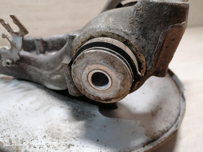 Audi A6 C7 кулак задний левый в сборе