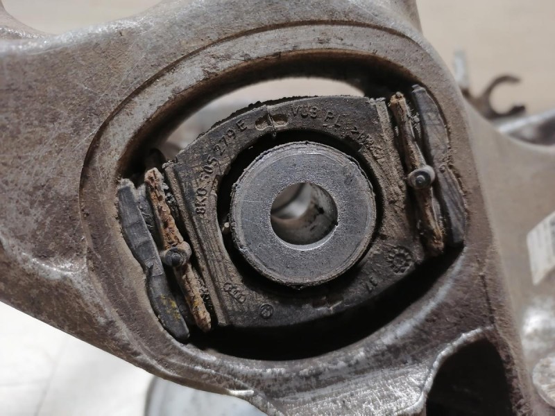 Audi A6 C7 кулак задний левый в сборе