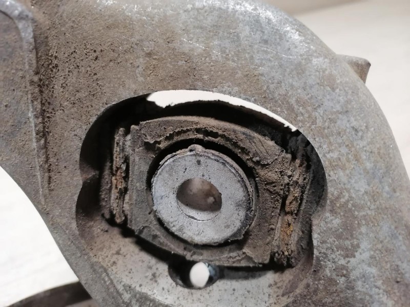 Audi A6 C7 кулак задний правый в сборе