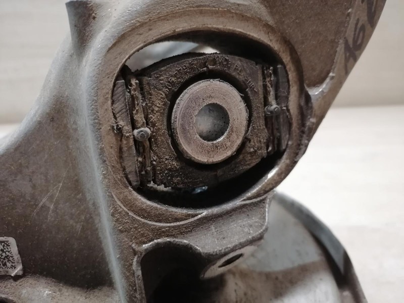 Audi A6 C7 кулак задний правый в сборе