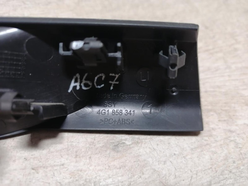 Audi A6 C7 накладка торпедо заглушка слева от руля