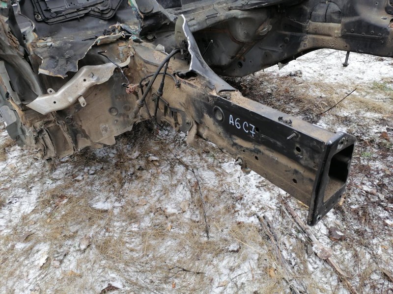 Audi A6 C7 лонжерон правый передняя часть