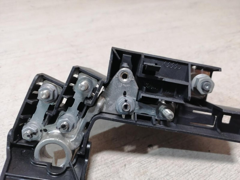 Audi A6 C7 пиропатрон клемма акб аккумулятора