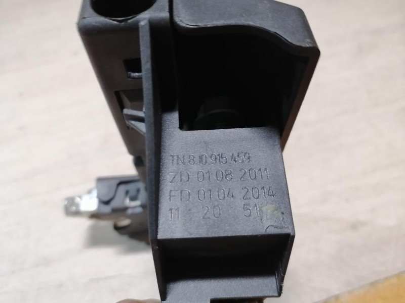 Audi A6 C7 пиропатрон клемма акб аккумулятора