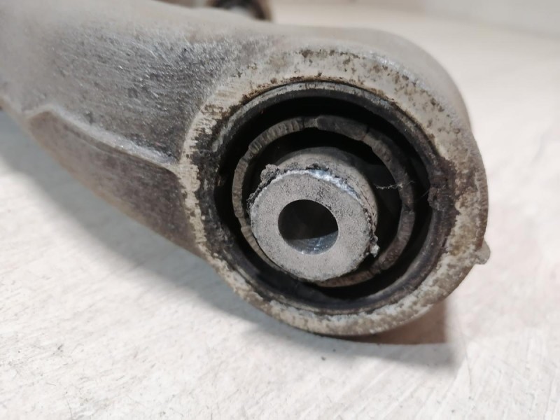 Audi A6 C7 рычаг задний нижний левый