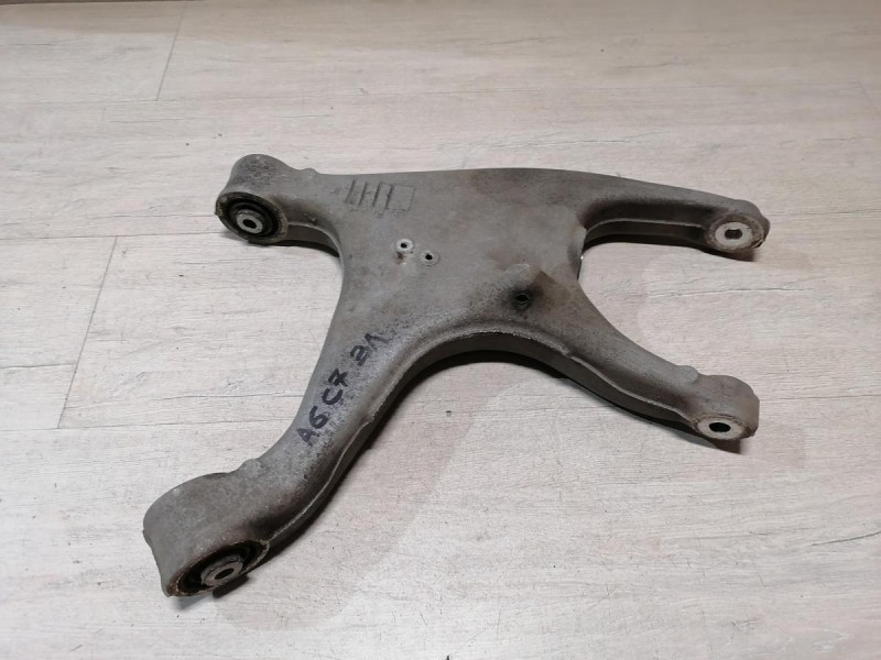 Audi A6 C7 рычаг задний нижний левый