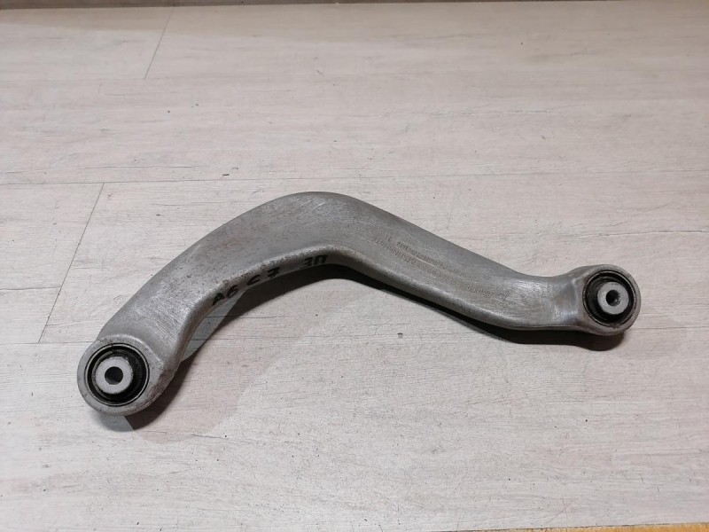 Audi A6 C7 рычаг задний верхний кривой правый